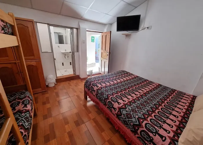 Chelitos Backpacker Hostel