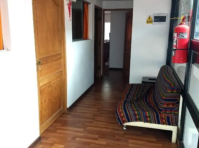 Chelitos Backpacker Hostel *