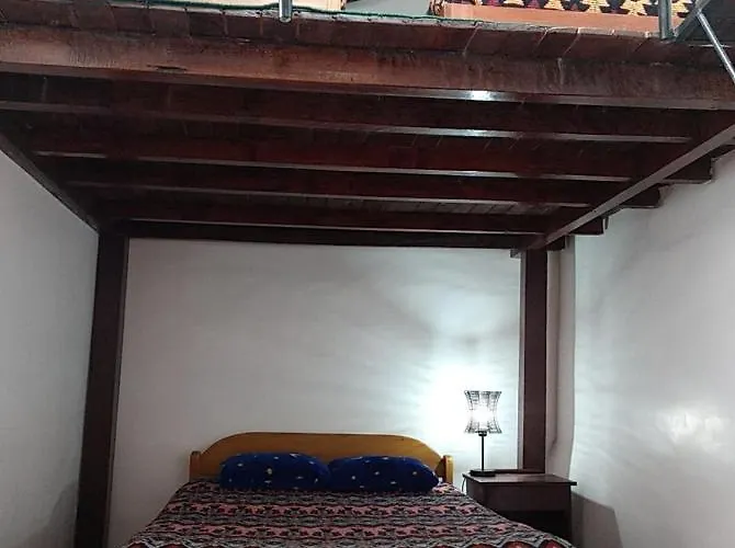 Chelitos Backpacker Hostel *